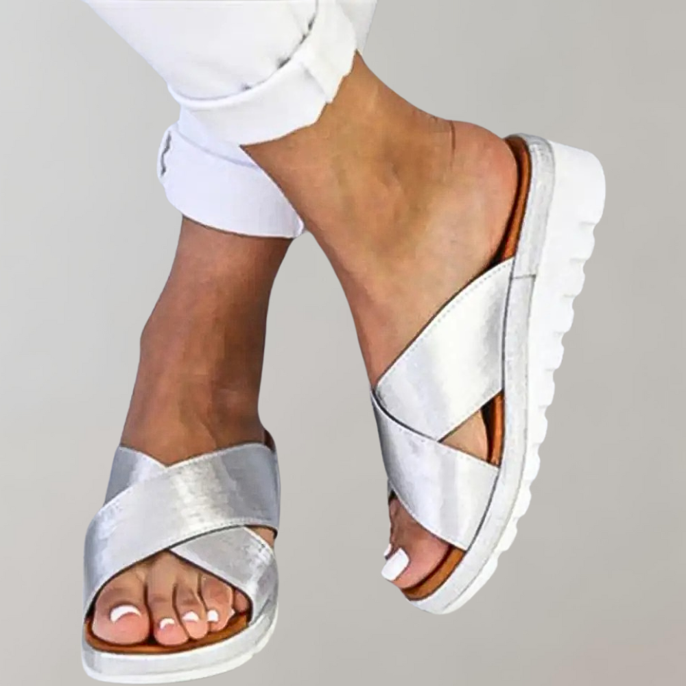 Platform Sandals Women with Relaxed Make in Silver#colour_silver