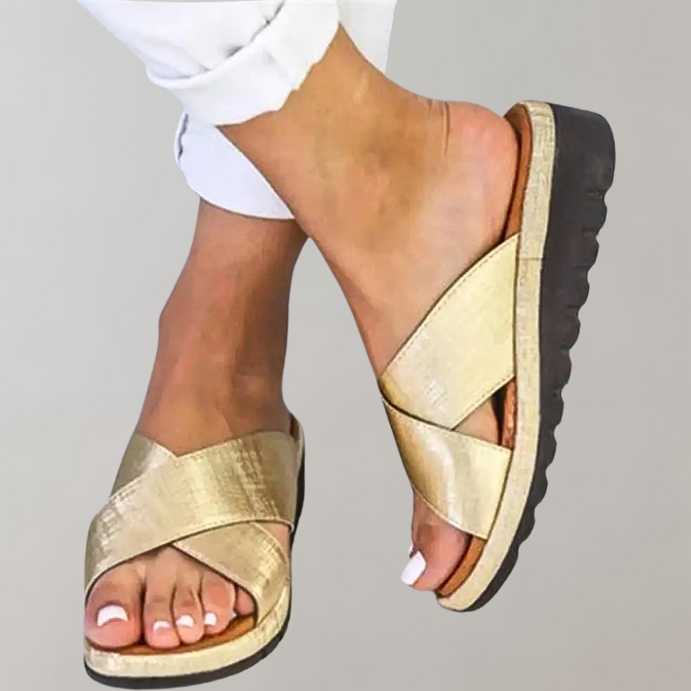 Platform Sandals Women with Relaxed Make in Gold#colour_gold