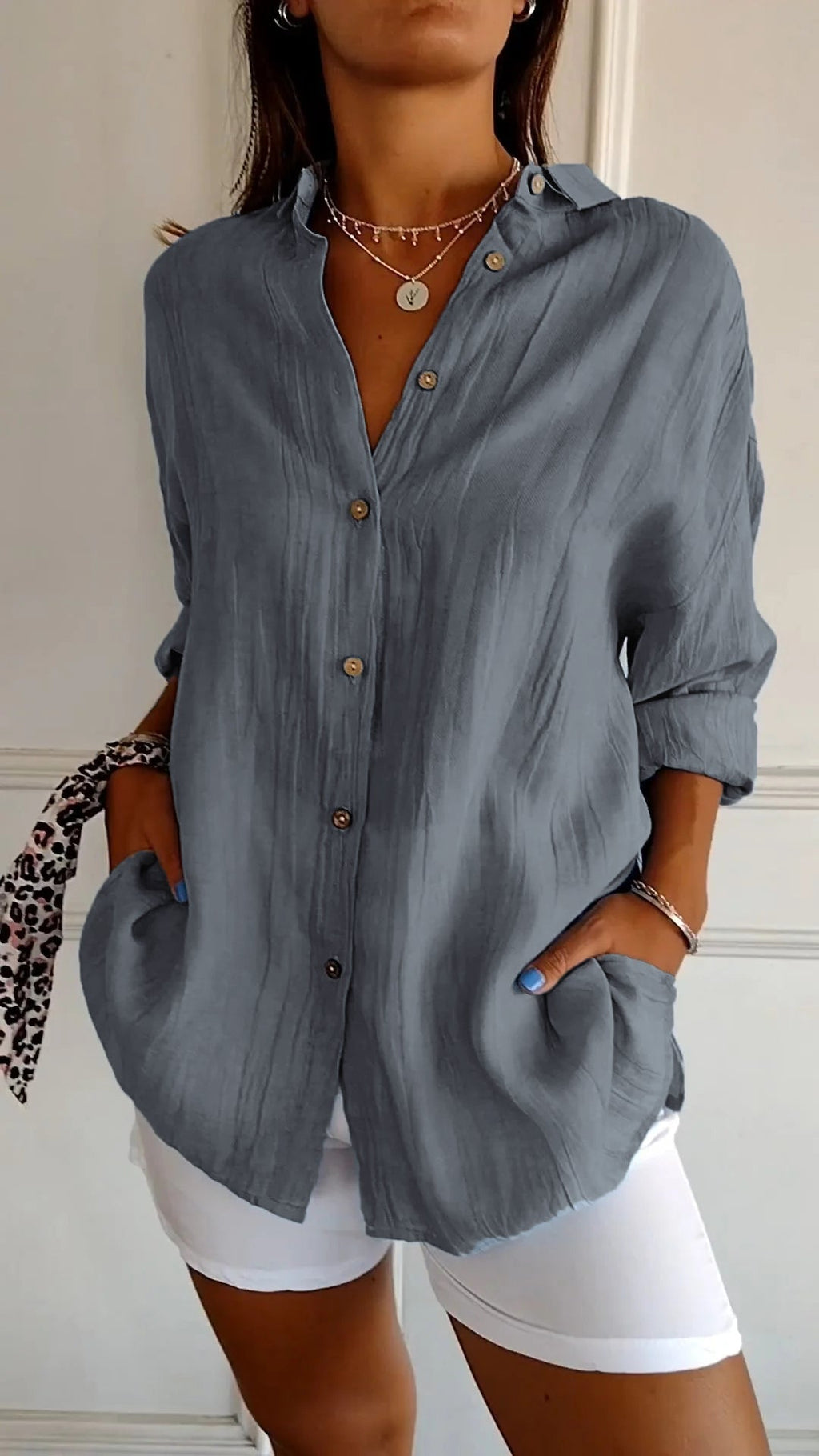 Shirts Women with Oversized Fit in Grey#colour_grey